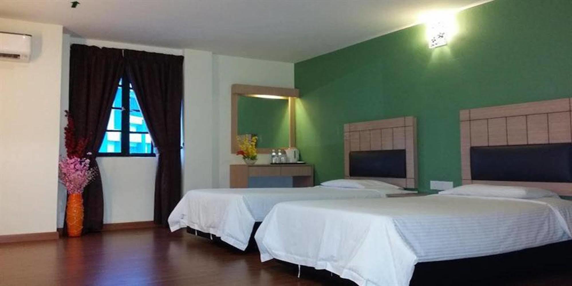 Smart Hotel Серембан  Экстерьер фото